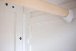 Sebra Kledingkast Met 2 Deuren -Kinderwagen- En Accessoirewinkel 2deurskastbinnen