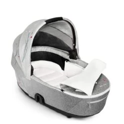 Cybex Mios Fashion Koi Compleet 15 Cybex Mios Fashion Koi Compleet -Kinderwagen- En Accessoirewinkel cyb 21 int y315 koi mios luxcarrycot koii insideview screen hd 1