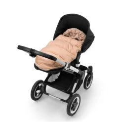 Elodie Details Elodie Donzen Voetenzak -Kinderwagen- En Accessoirewinkel elodie details donzen voetezenzak light down footmuff blushing pink 4